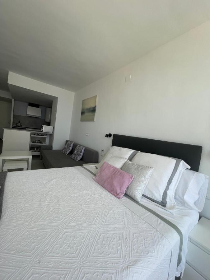 Apartamento Con Vistas Al Mar A Metros De La Playa Carihuela Soleil Apartman Torremolinos Kültér fotó