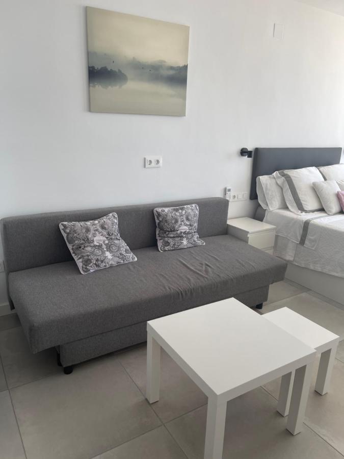 Apartamento Con Vistas Al Mar A Metros De La Playa Carihuela Soleil Apartman Torremolinos Kültér fotó