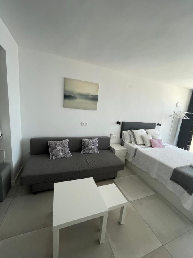 Apartamento Con Vistas Al Mar A Metros De La Playa Carihuela Soleil Apartman Torremolinos Kültér fotó