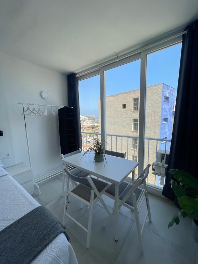Apartamento Con Vistas Al Mar A Metros De La Playa Carihuela Soleil Apartman Torremolinos Kültér fotó