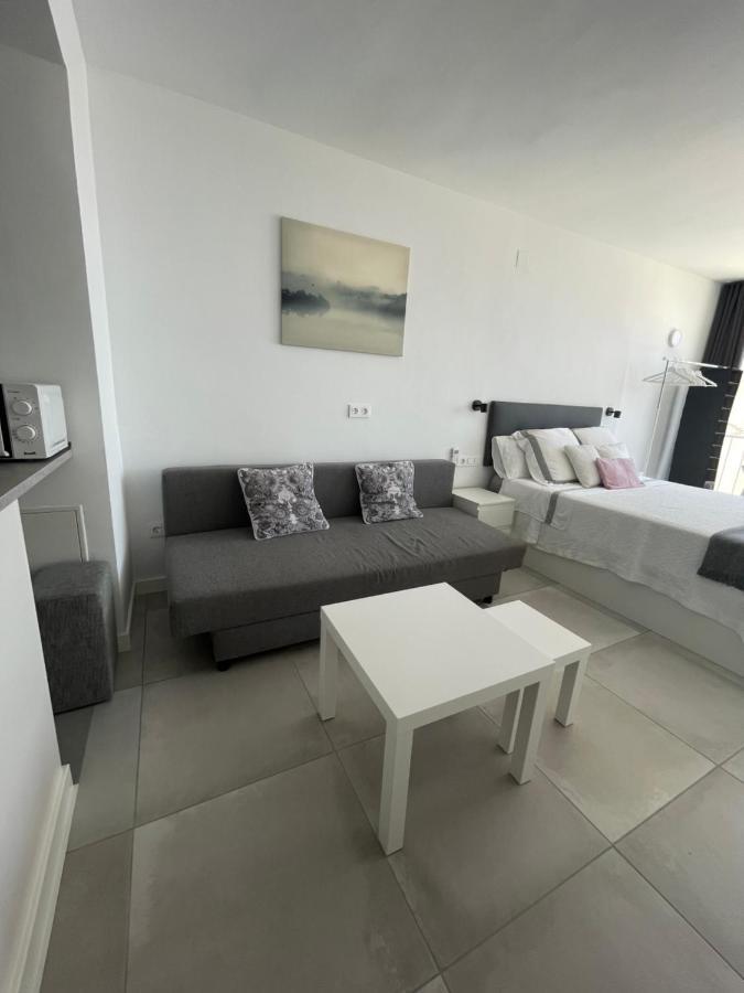 Apartamento Con Vistas Al Mar A Metros De La Playa Carihuela Soleil Apartman Torremolinos Kültér fotó