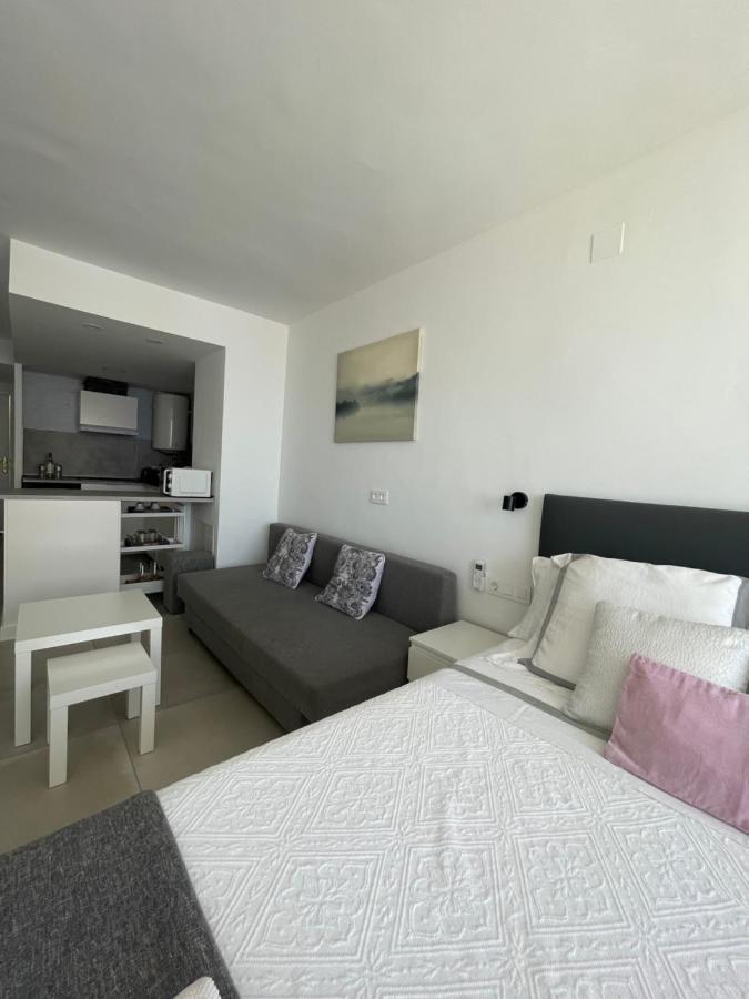 Apartamento Con Vistas Al Mar A Metros De La Playa Carihuela Soleil Apartman Torremolinos Kültér fotó