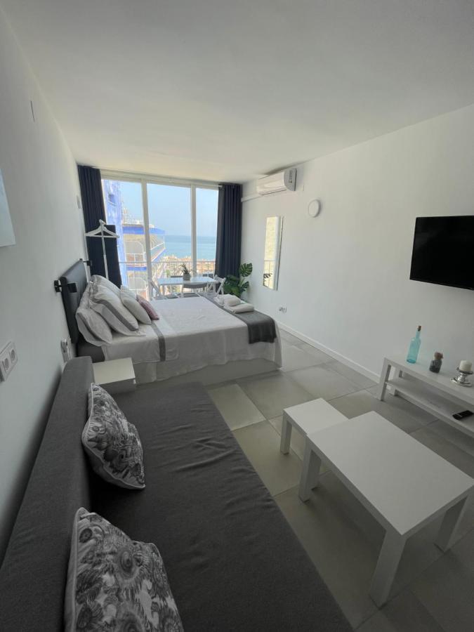 Apartamento Con Vistas Al Mar A Metros De La Playa Carihuela Soleil Apartman Torremolinos Kültér fotó