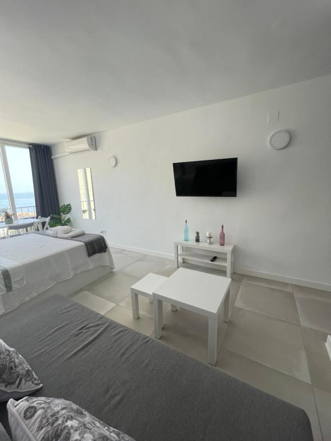 Apartamento Con Vistas Al Mar A Metros De La Playa Carihuela Soleil Apartman Torremolinos Kültér fotó